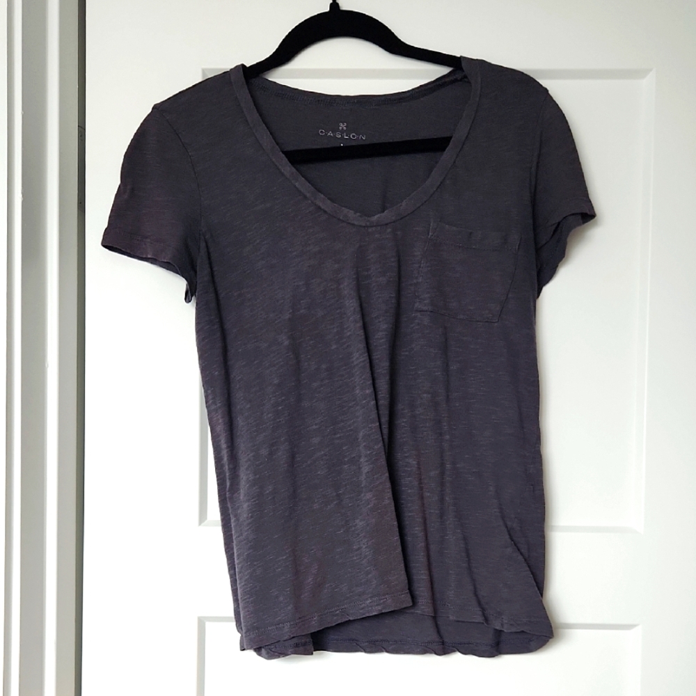 Caslon Women's Gray V-Neck Top